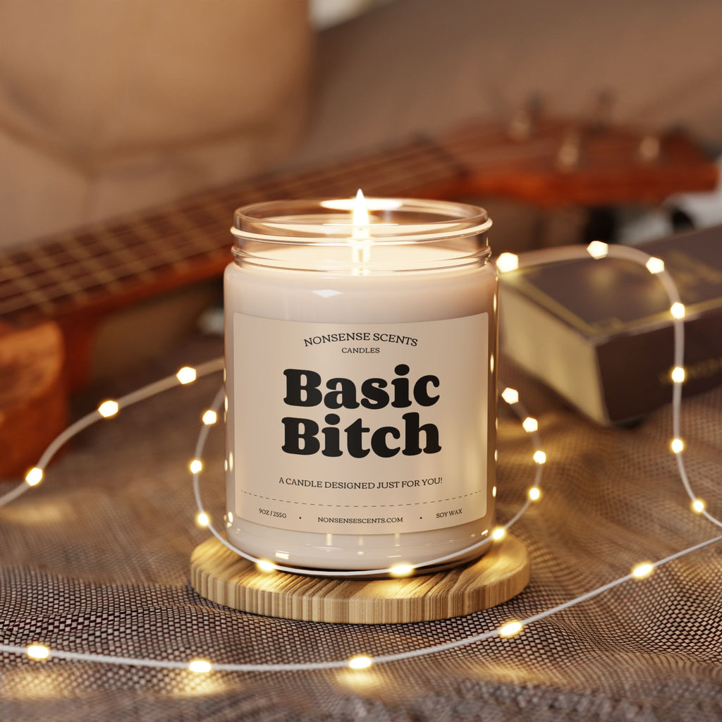 Vela perfumada con el divertido regalo de broma Basic Bitch de Nonsense Scents